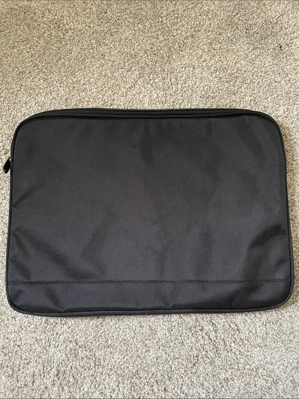 SwissGear laptop / tablet sleeve Black padded soft velvety lining